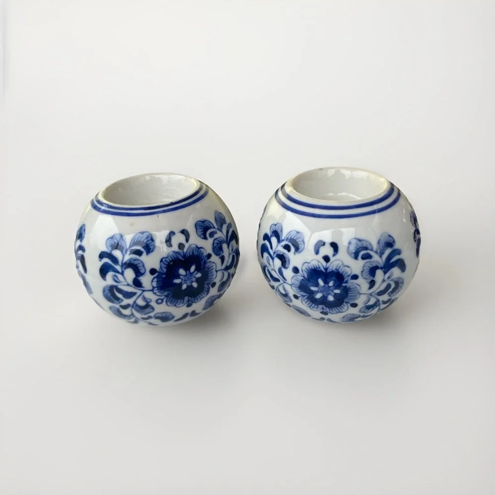 VTG Pair Of Round Blue and White Floral Porcelain Chinoiserie Tea‎ Light Holder